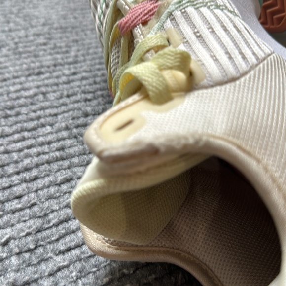 Nike Lebron Witness 6 Coconut Milk Size 9.5 Lady Basketball Running … - Picture 4 of 16